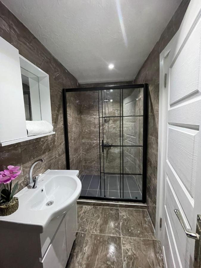 Smf Suites 1+1 4 Istanbul Exteriör bild