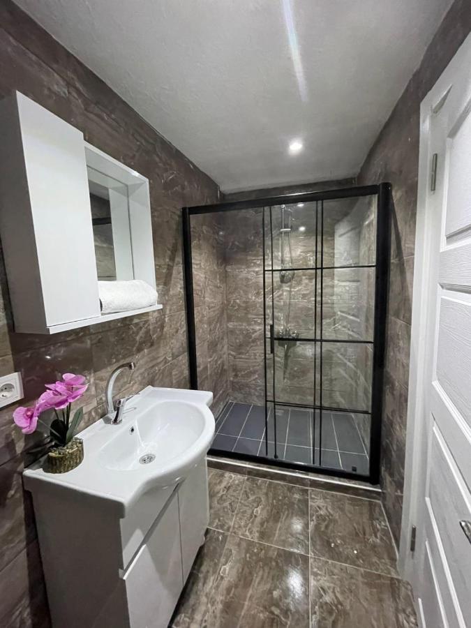 Smf Suites 1+1 4 Istanbul Exteriör bild